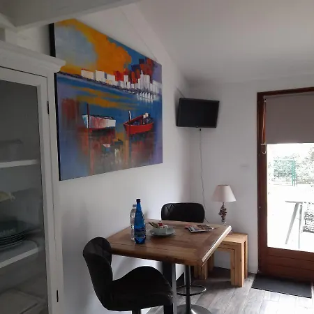 Loralistudios, Maison En Bord De بيت للعطل *