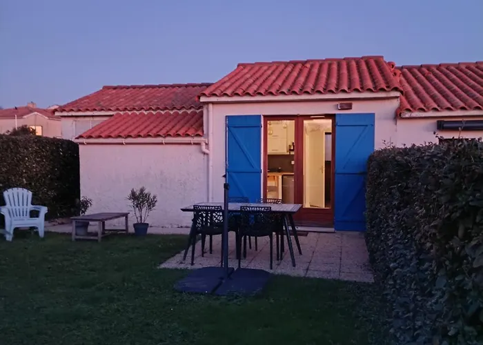 Loralistudios, Maison En Bord De 別荘