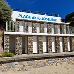 Hébergement de vacances Loralistudios, Maison En Bord De *