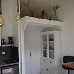 Loralistudios, Maison En Bord De ポルニック