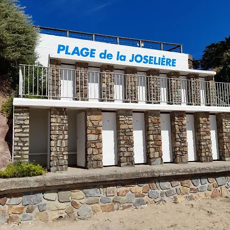 Holiday home Loralistudios, Maison En Bord De *