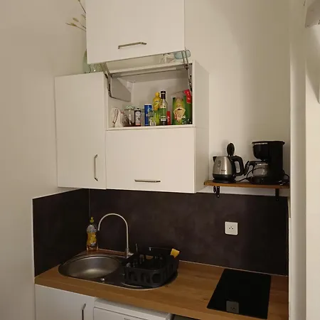 Loralistudios, Maison En Bord De