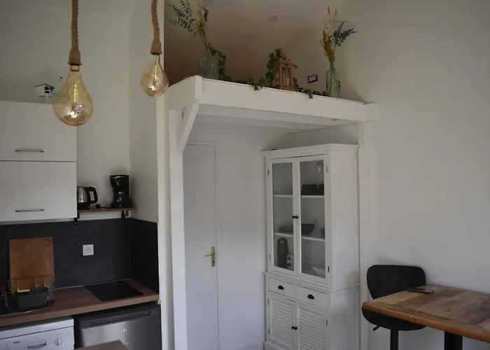 Loralistudios, Maison En Bord De פורניק