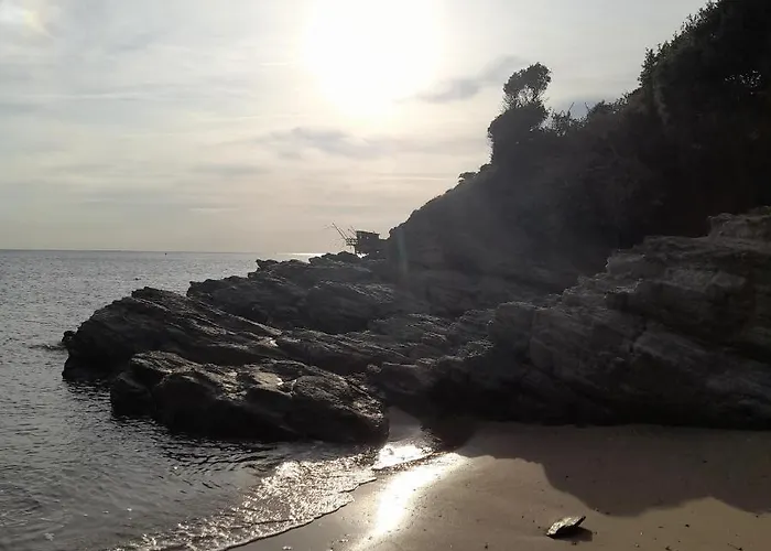 Loralistudios, Maison En Bord De