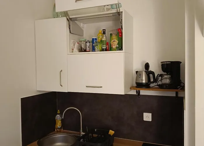 Loralistudios, Maison En Bord De